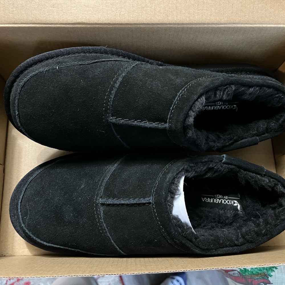 Kookaburra by UGG short slip on shoes size 8